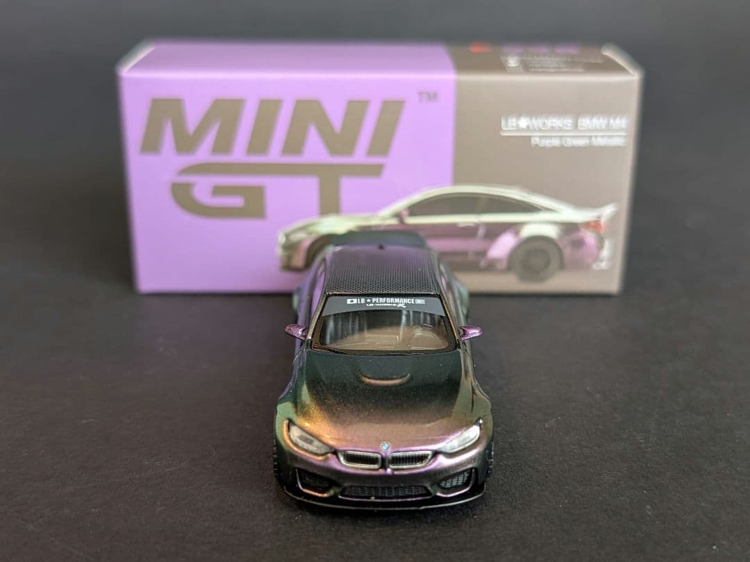 MINI GT 1/64 LBWK BMW M4 パープルグリーンメタリック