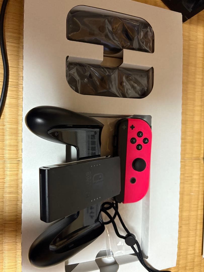 Nintendo Switch 本体 ブラック/ピンク Joy-Con付き