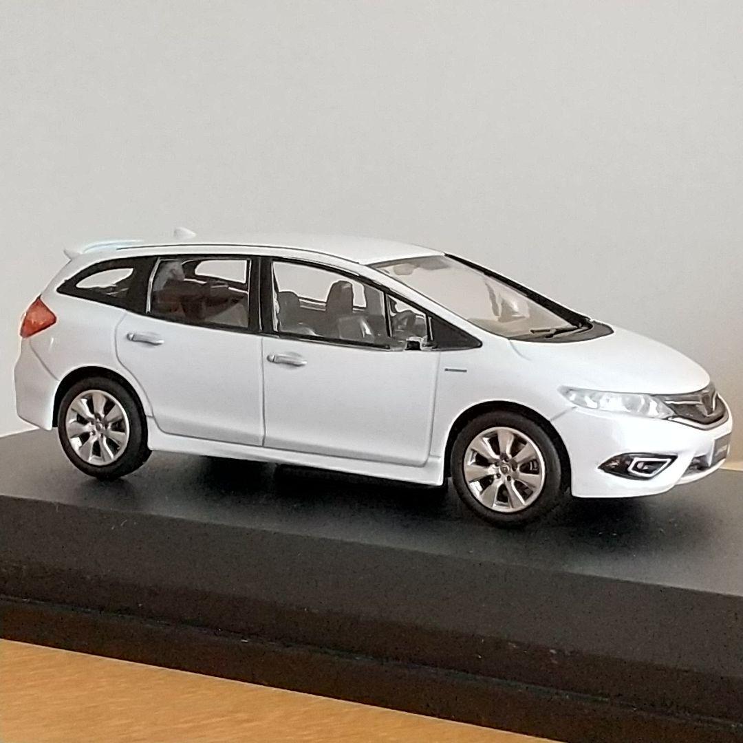 ホンダ ジェイド ダイキャストカー ホワイト ケース付き