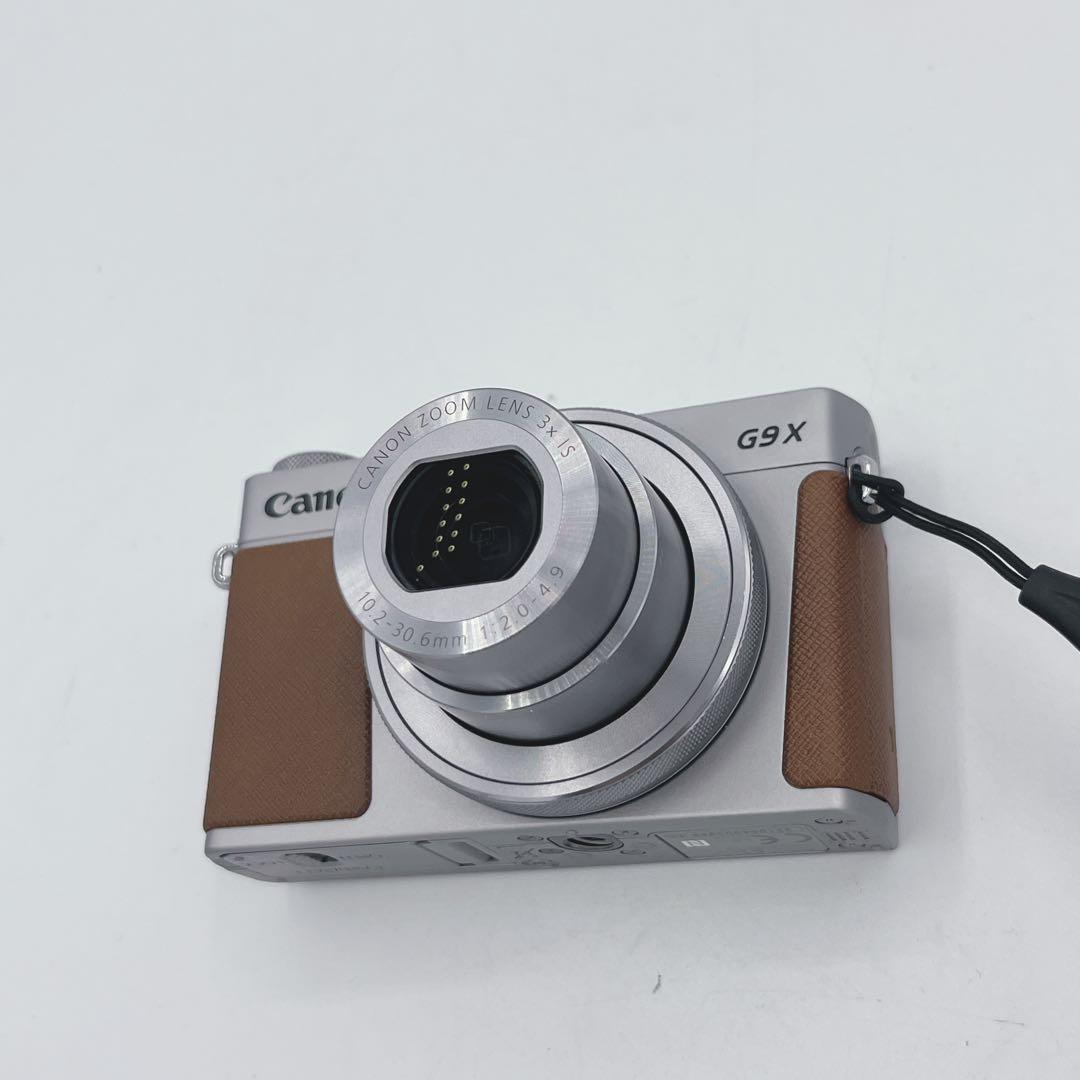 Canon PowerShot G9 X Mark II 本体と充電器