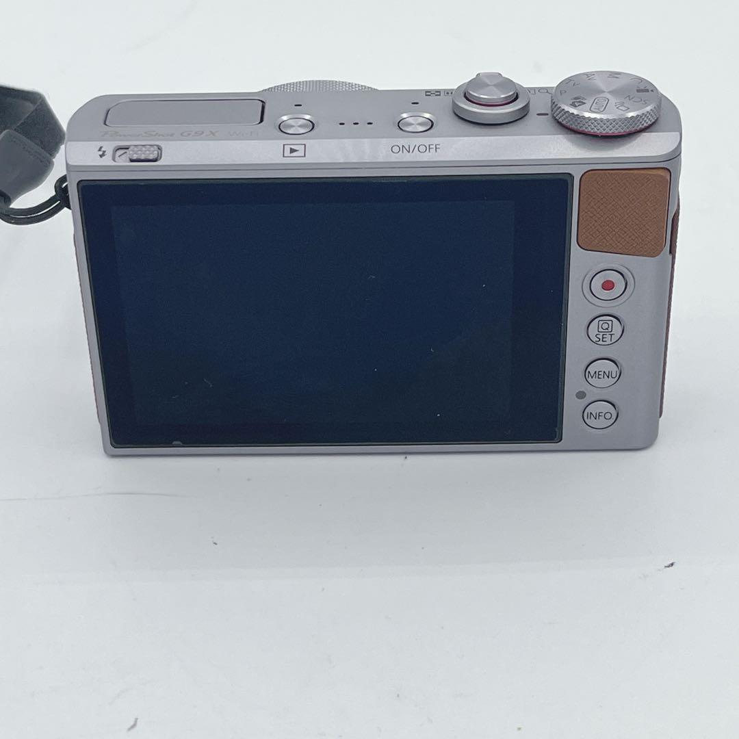 Canon PowerShot G9 X Mark II 本体と充電器