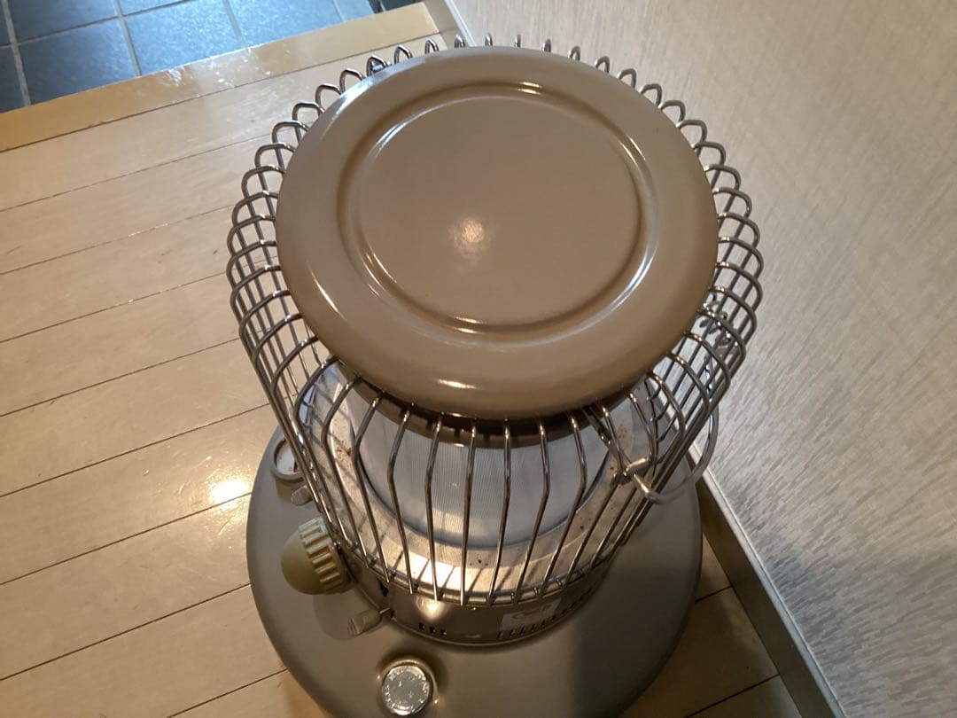 グレー 円筒形ストーブ 2006年製