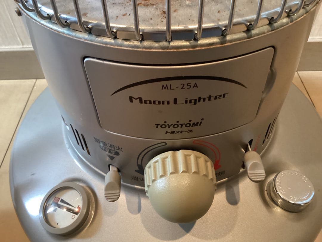 グレー 円筒形ストーブ 2006年製