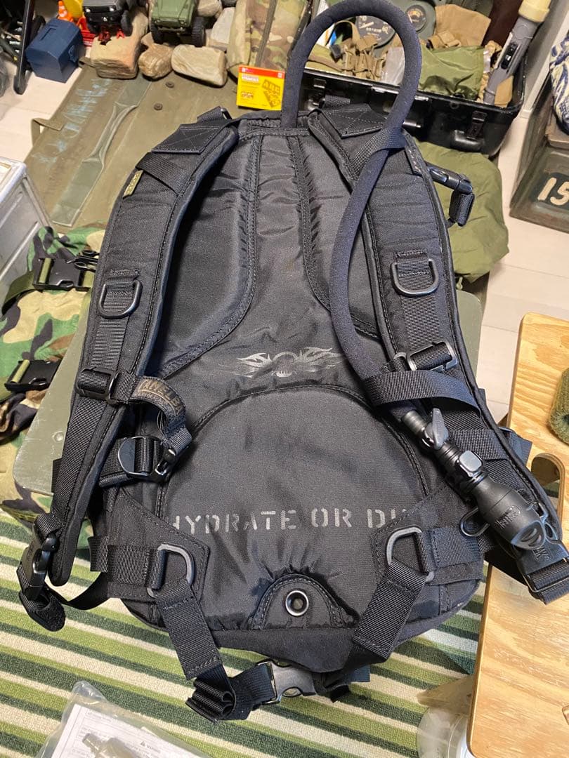 米軍　 CAMELBAK ブラックバックパック ハイドレーション付き
