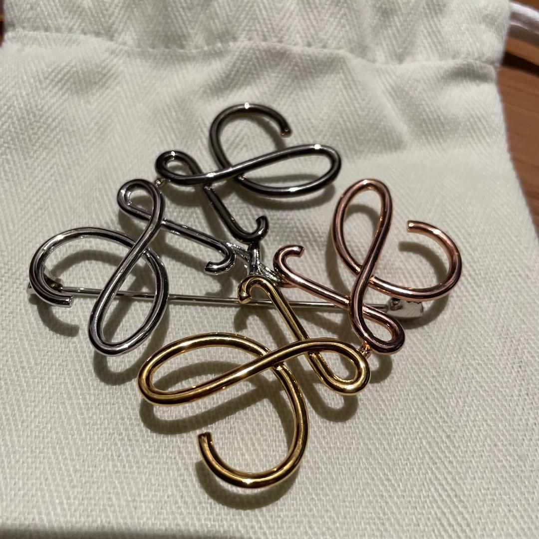 新品　LOEWE ロエベ　アナグラムブローチ　マルチカラー