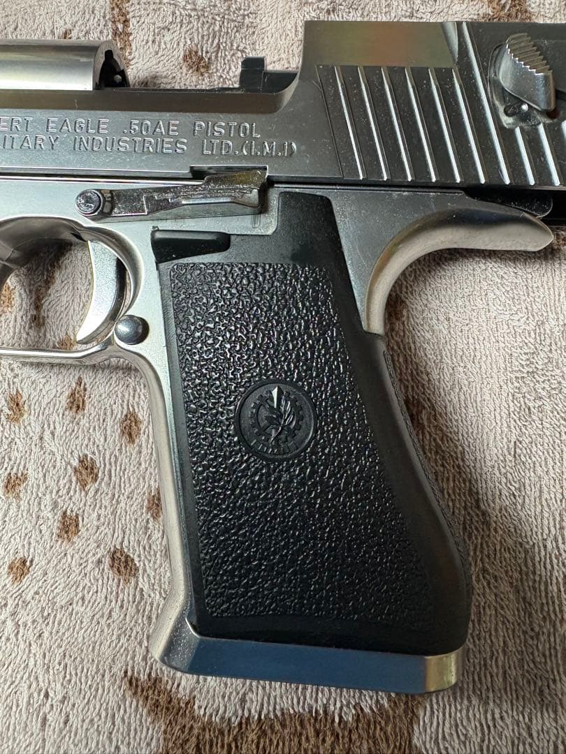 DESERT EAGLE .50AE クロームステンレス
