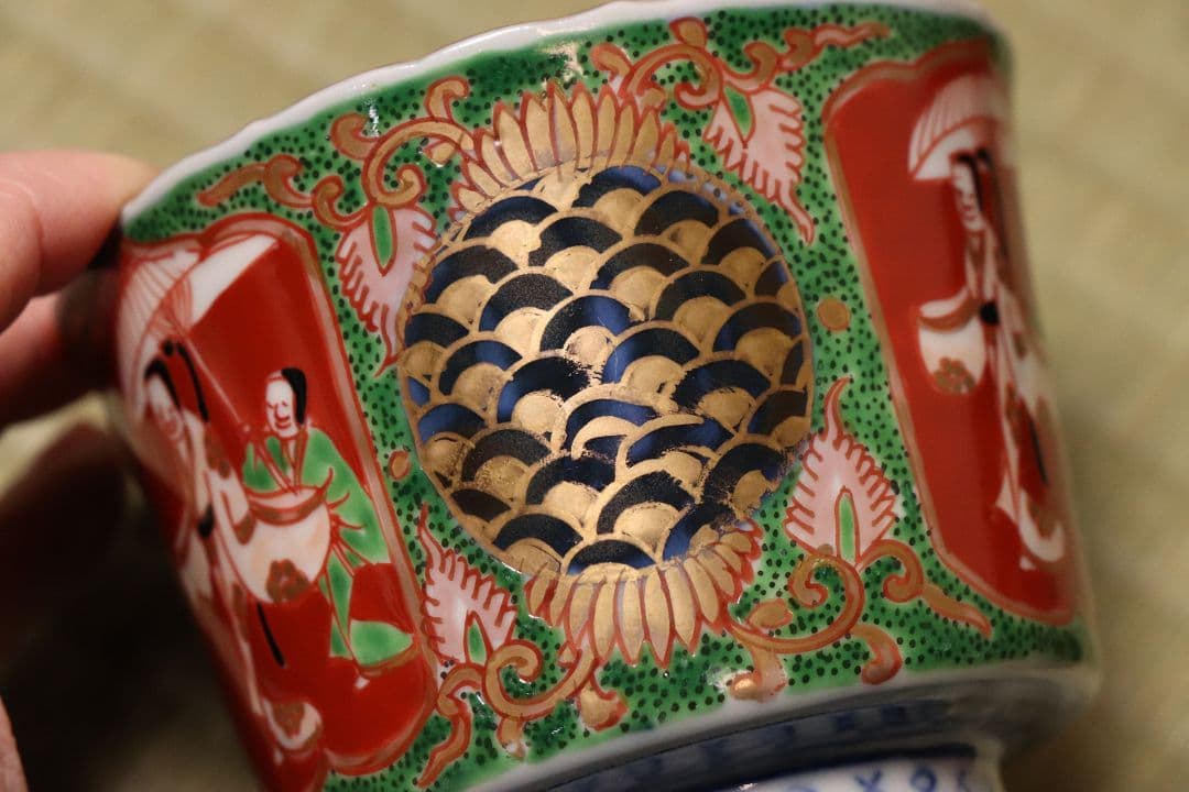 【CM56】古伊万里 色絵 小鉢 向付 八客 人物 青海波 唐草 牡丹 錦手