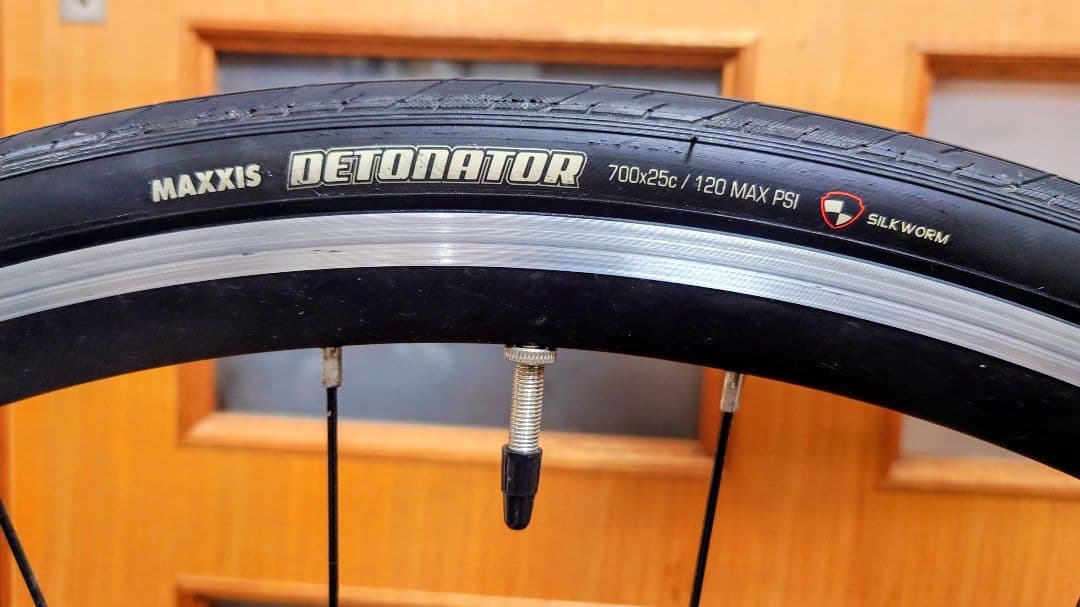 【都内手渡し】NESTO FALAD PRO 2022年 CLARIS 465