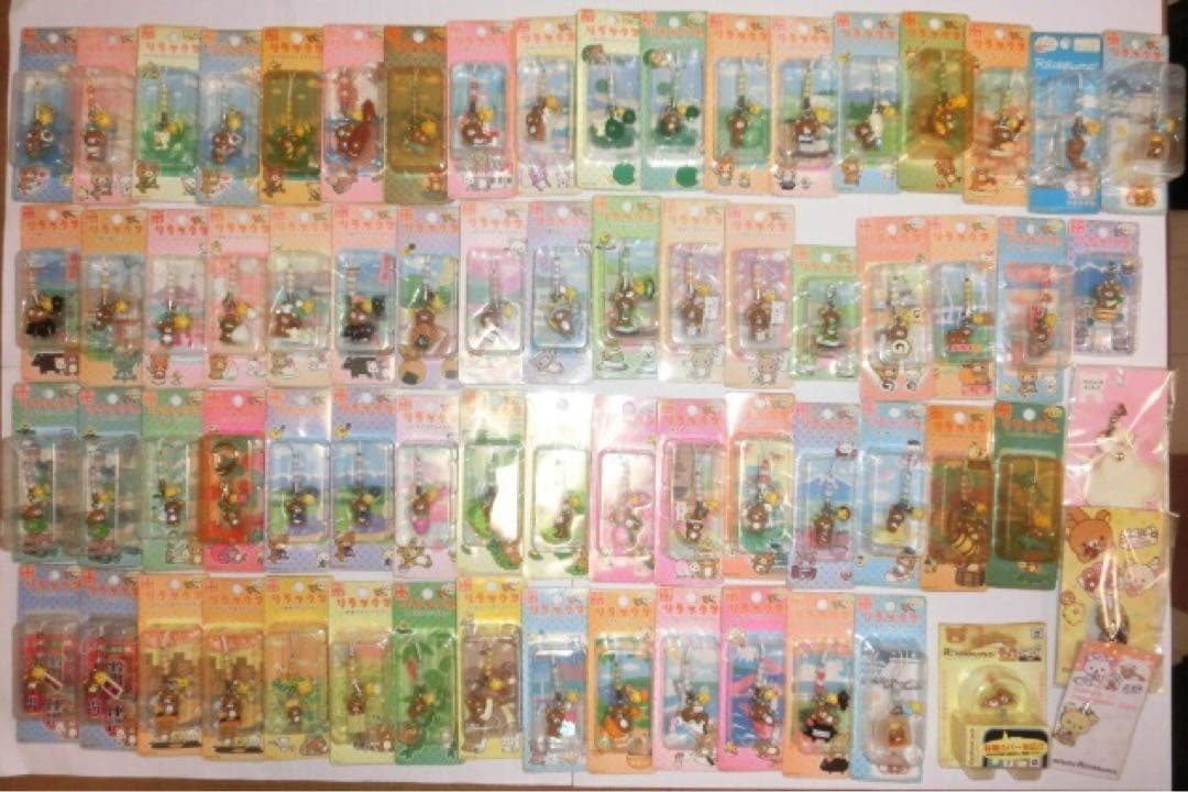リラックマ　ご当地グッズ　チャームストラップ等　約69個