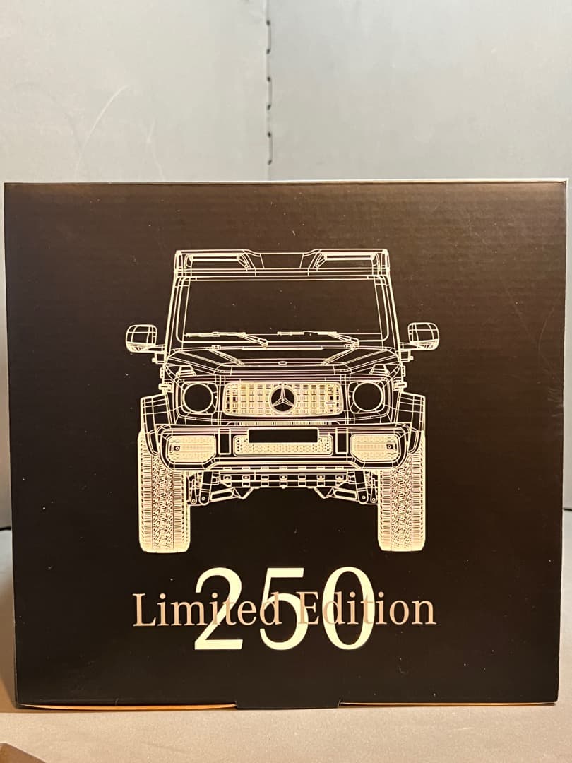 【希少】Mercedes-AMG G 63 4x4² W463(1:12)