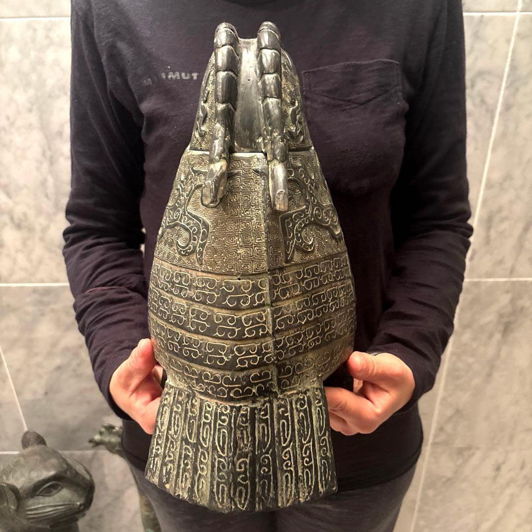 Kohaku中国体に施された幾何学模様が芸術的で高級感のある鳥とオリエンタル鳥