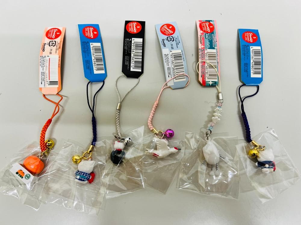 ◆サンリオ HELLO KITTY ご当地ストラップ 41個セット 08273