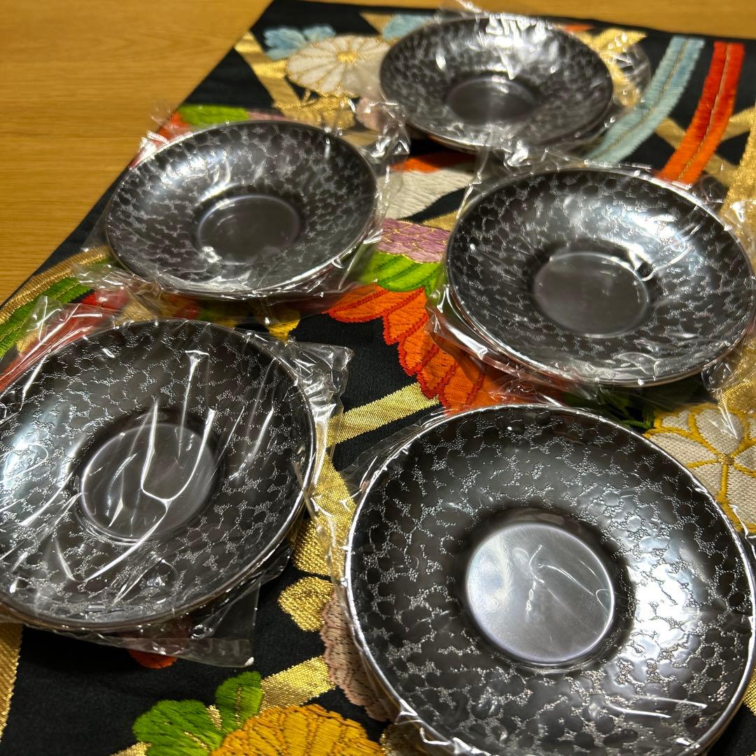 黄銅製　いぶし銀　茶托　銀川堂　鎚起銅器