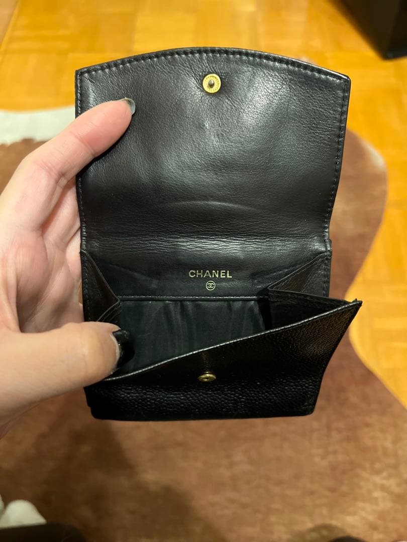 し*く様 CHANEL キャビアスキン 二つ折り財布