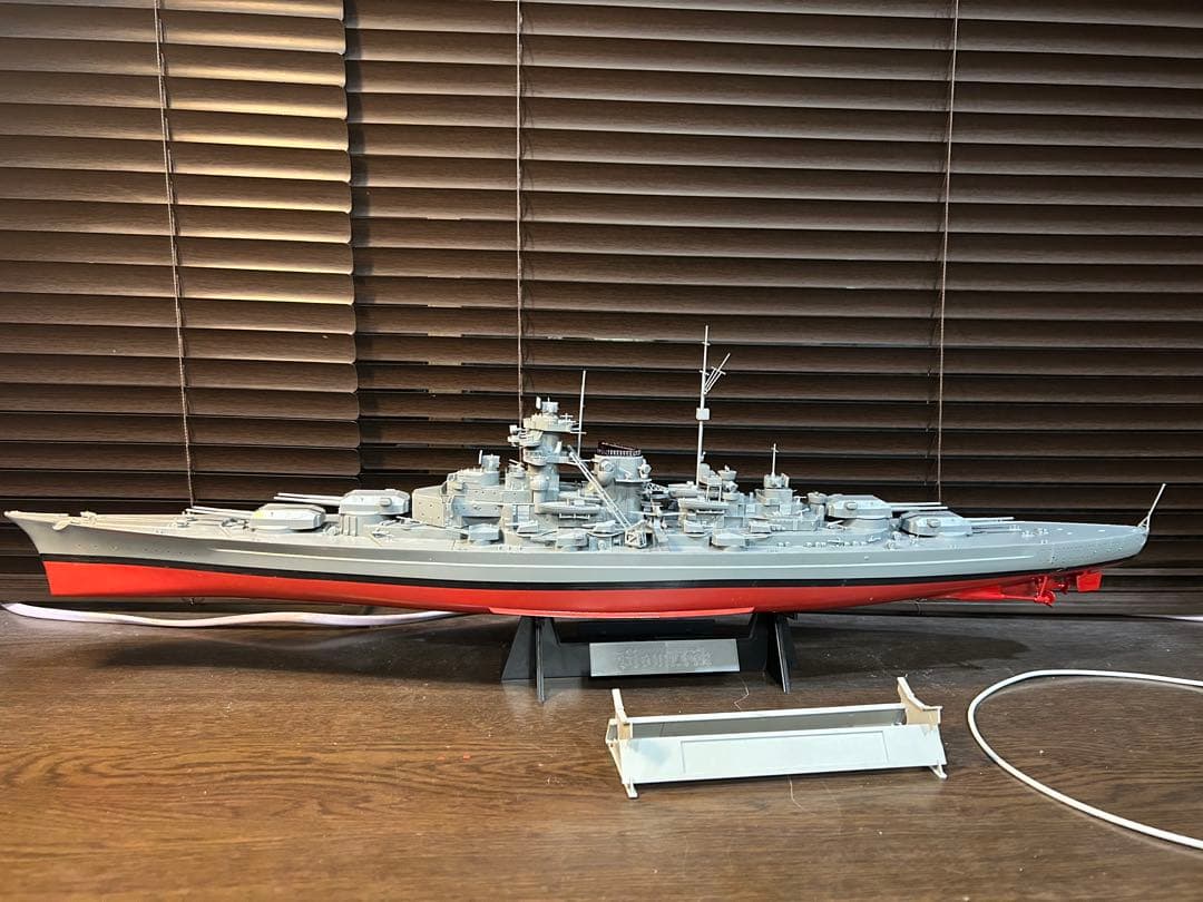 ビスマルク高速戦艦ドイツ1/350世界最強の戦艦一撃でフッド戦艦を撃沈(完成品)