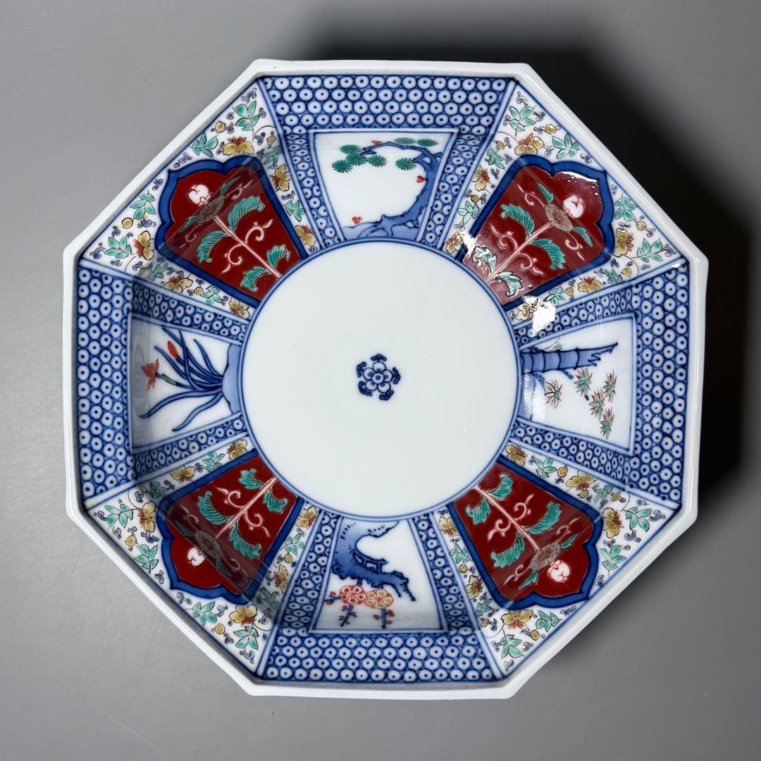 十二代　酒井田柿右衛門　菓子鉢　八角浅小　染錦松竹梅地紋　共箱　定価55万円