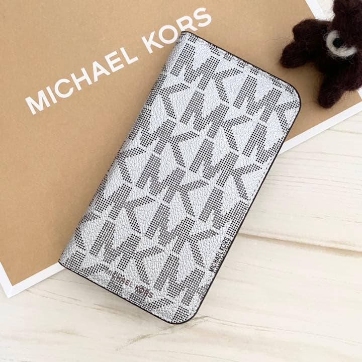 ★ 新品 MICHAEL KORS マイケルコース iPhoneケース ホワイト