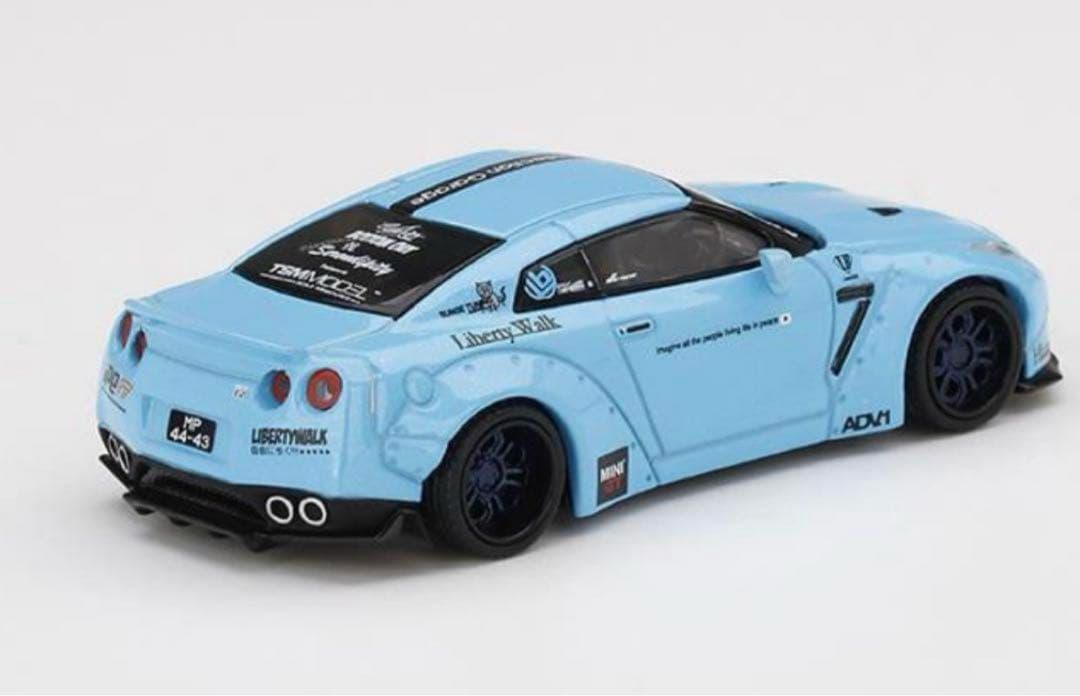 か*ゅ様 新品未開封　LBWK Nissan GT-R Light Blue #