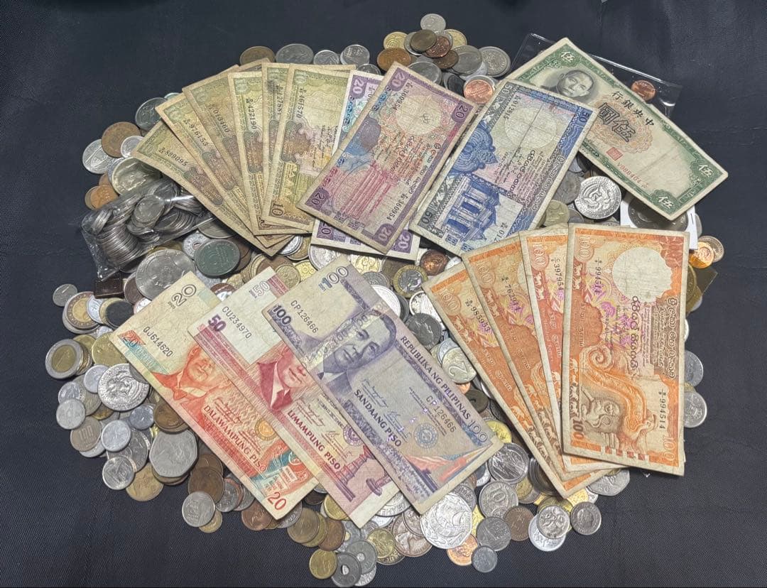 ひ*で様 外国　外国古札　 古銭　銀貨　等　まとめ　約5キロ