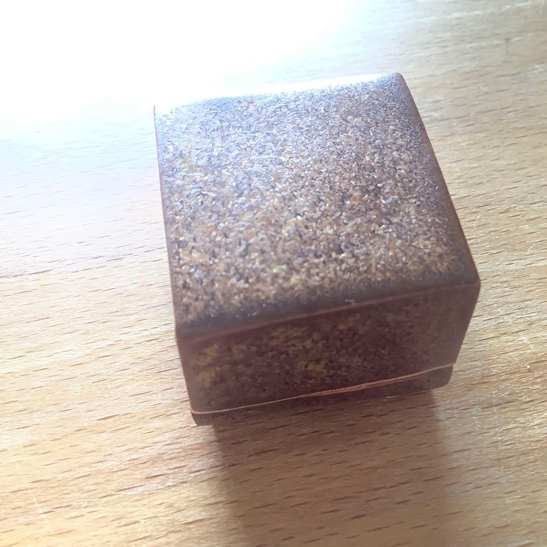 安食ひろ　香合