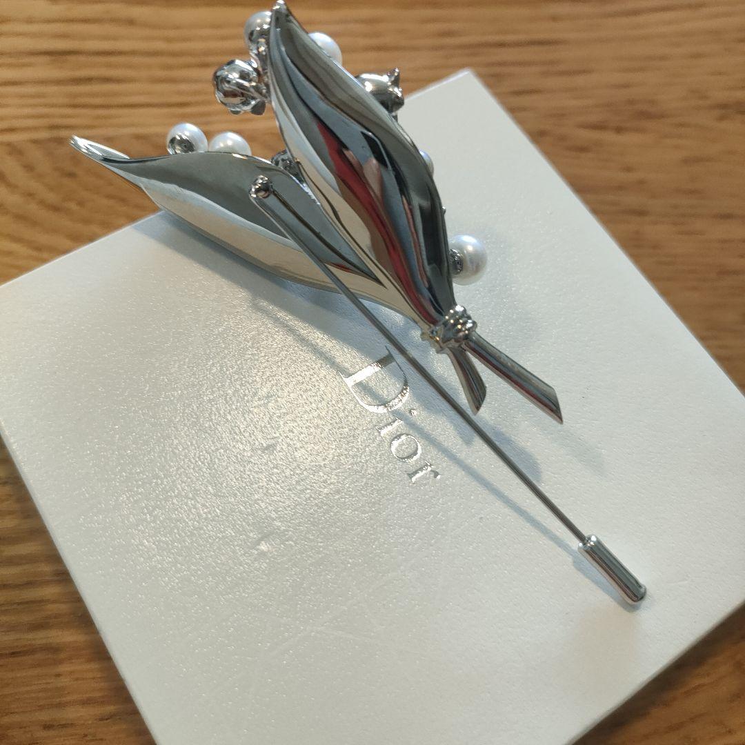 ディオール　ブローチ　Liliy
