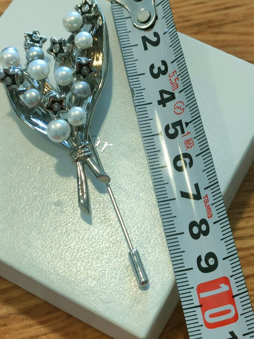 ディオール　ブローチ　Liliy