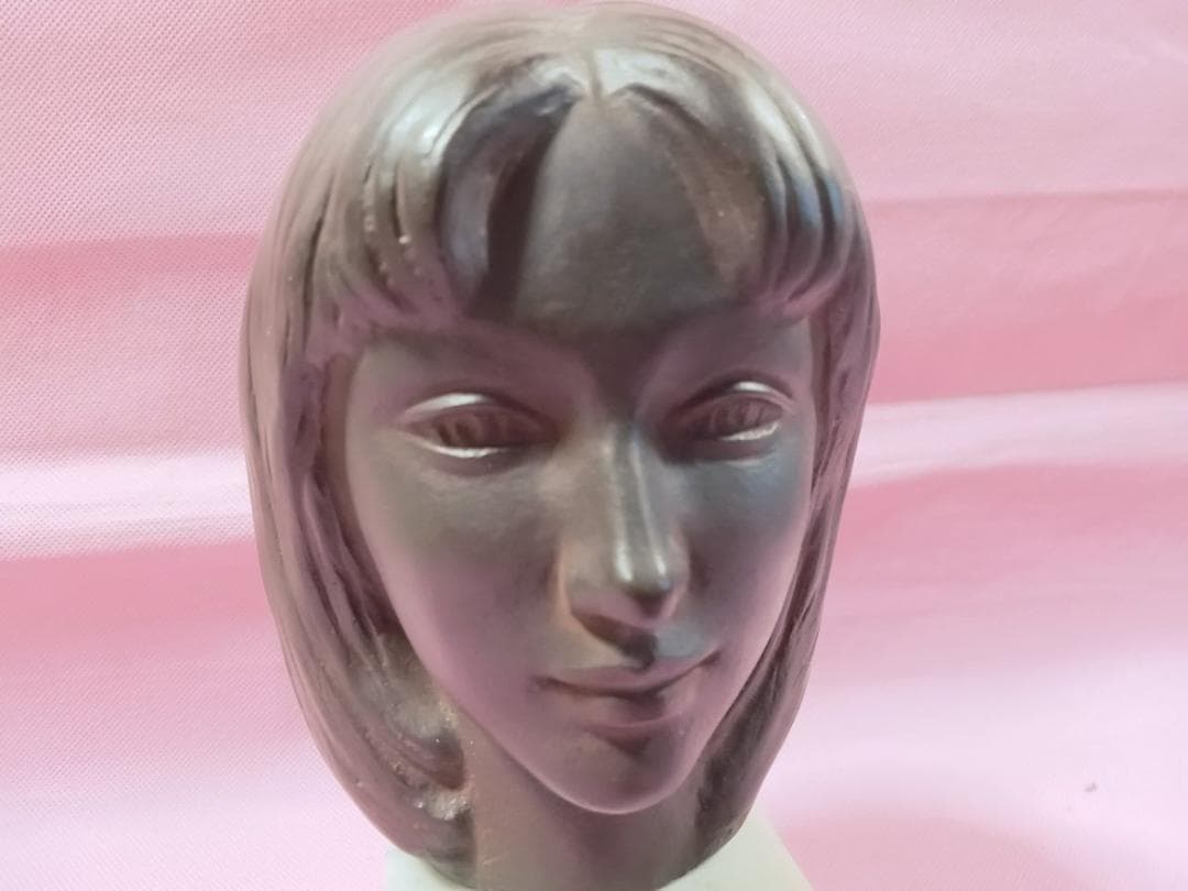 舟越保武作　ブロンズ像　””K嬢””　　美人像　高さ21センチ