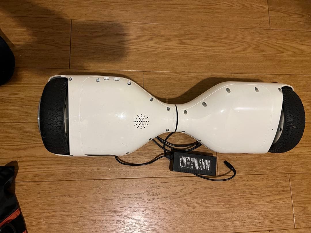 ホワイト 電動スケボー 充電器付き