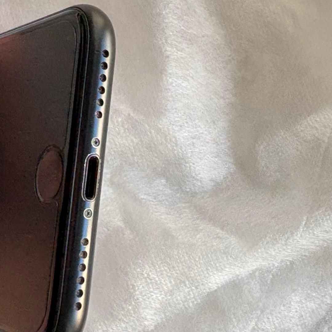 iPhone SE 第3世代 ミッドナイト 128GB 背面割れ