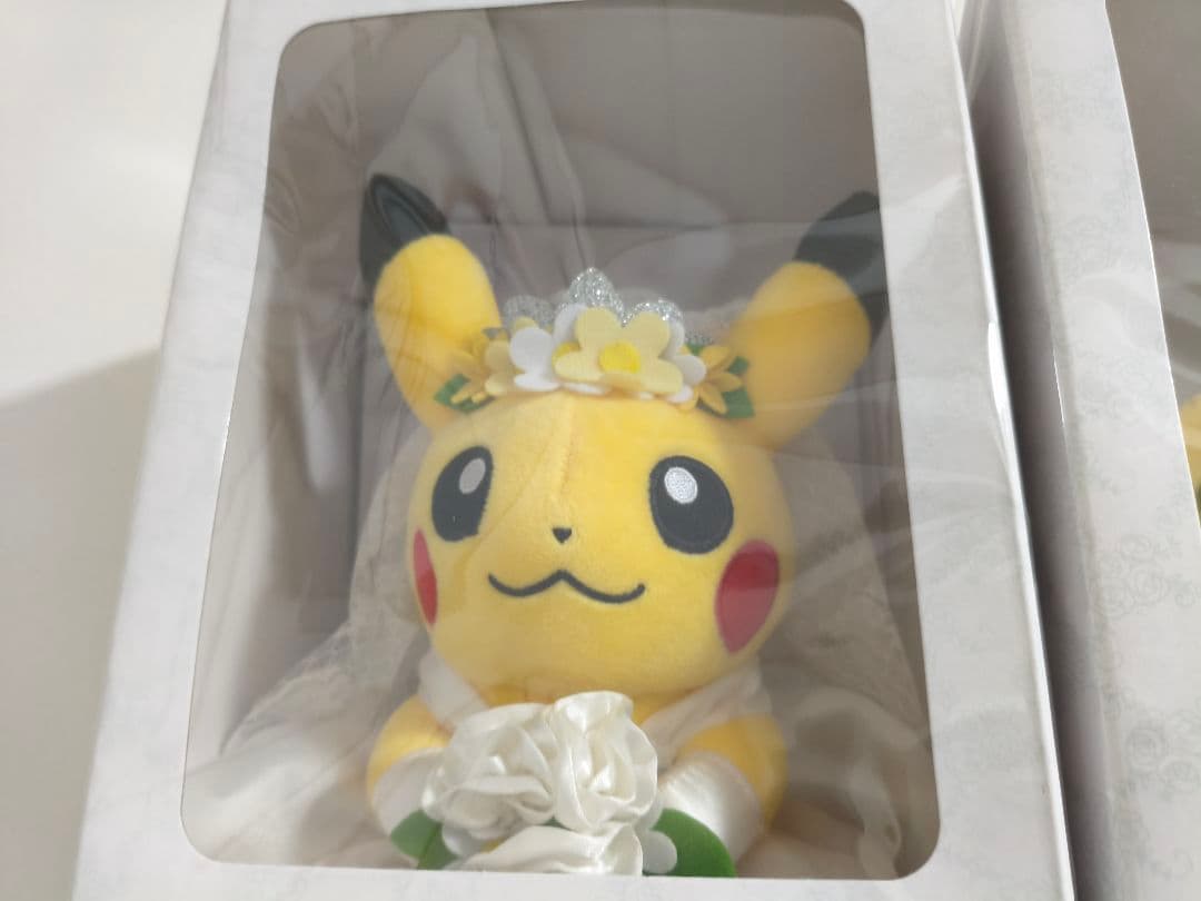 ポケモンセンター ぬいぐるみ ピカチュウ メスのすがた オスのすがた