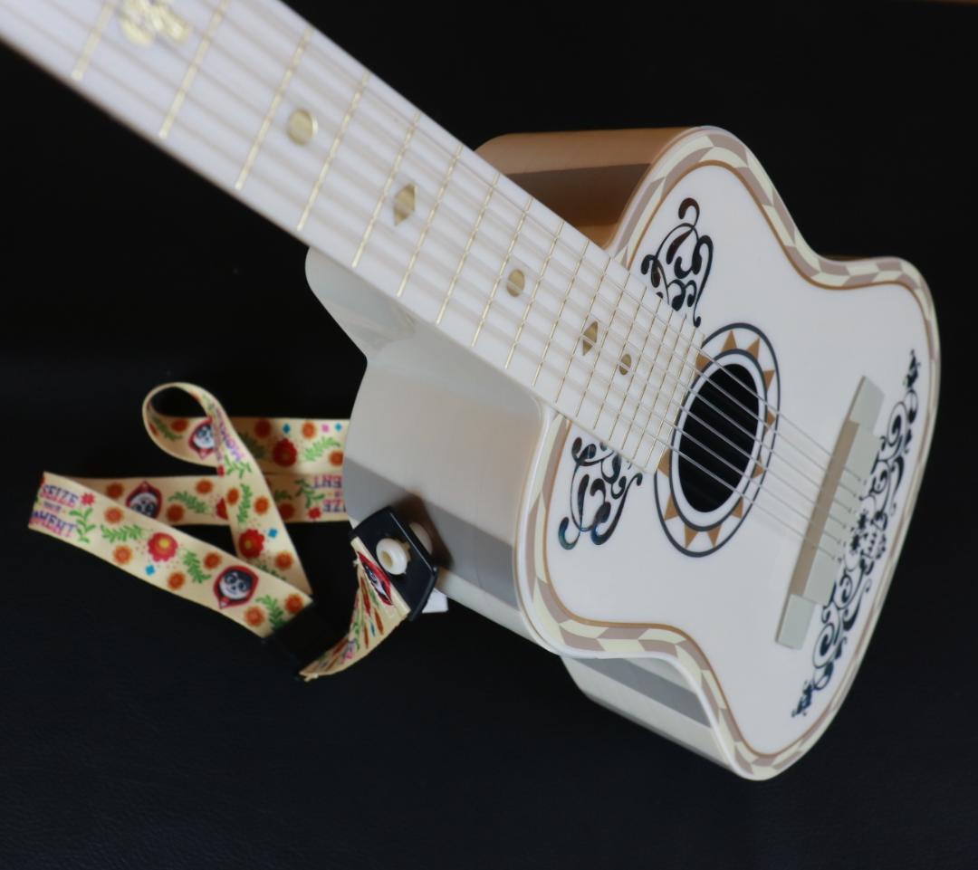 ディズニー　ピクサー　リメンバーミーCOCOギター　ポップコーンバケツ