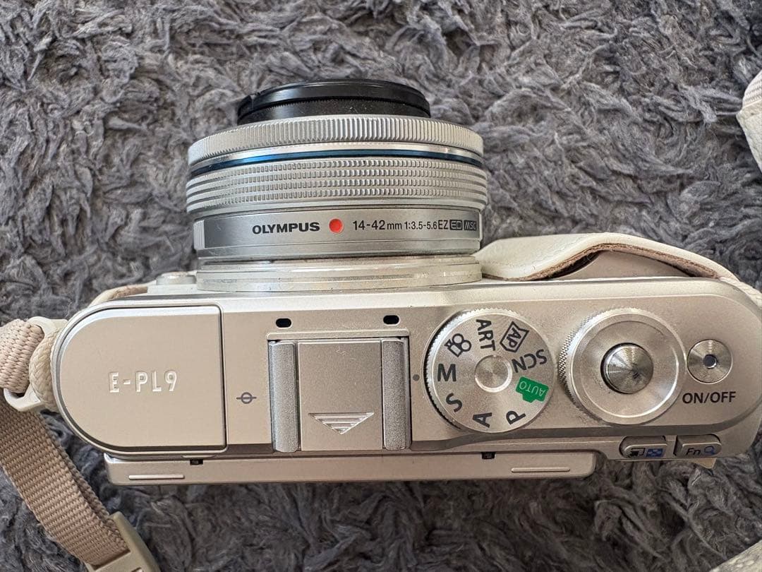 OLYMPUS PEN E‑PL9 ダブルズームキット ホワイト