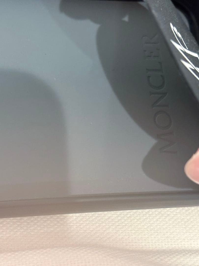 マ*ツ様 再々値下げ　MONCLER スマートフォンケース iPhone15Pr