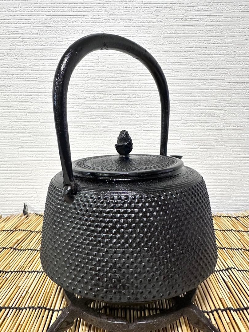 未使用品、供箱等付属品付　南部蓬榮堂造　１５型九重アラレ　南部鉄瓶　南部鉄器