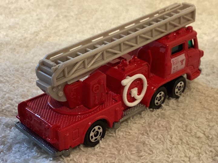 トミカ　NO.29 日野　ハシゴ消防車（東淀川）　日本製　スーパーギフト