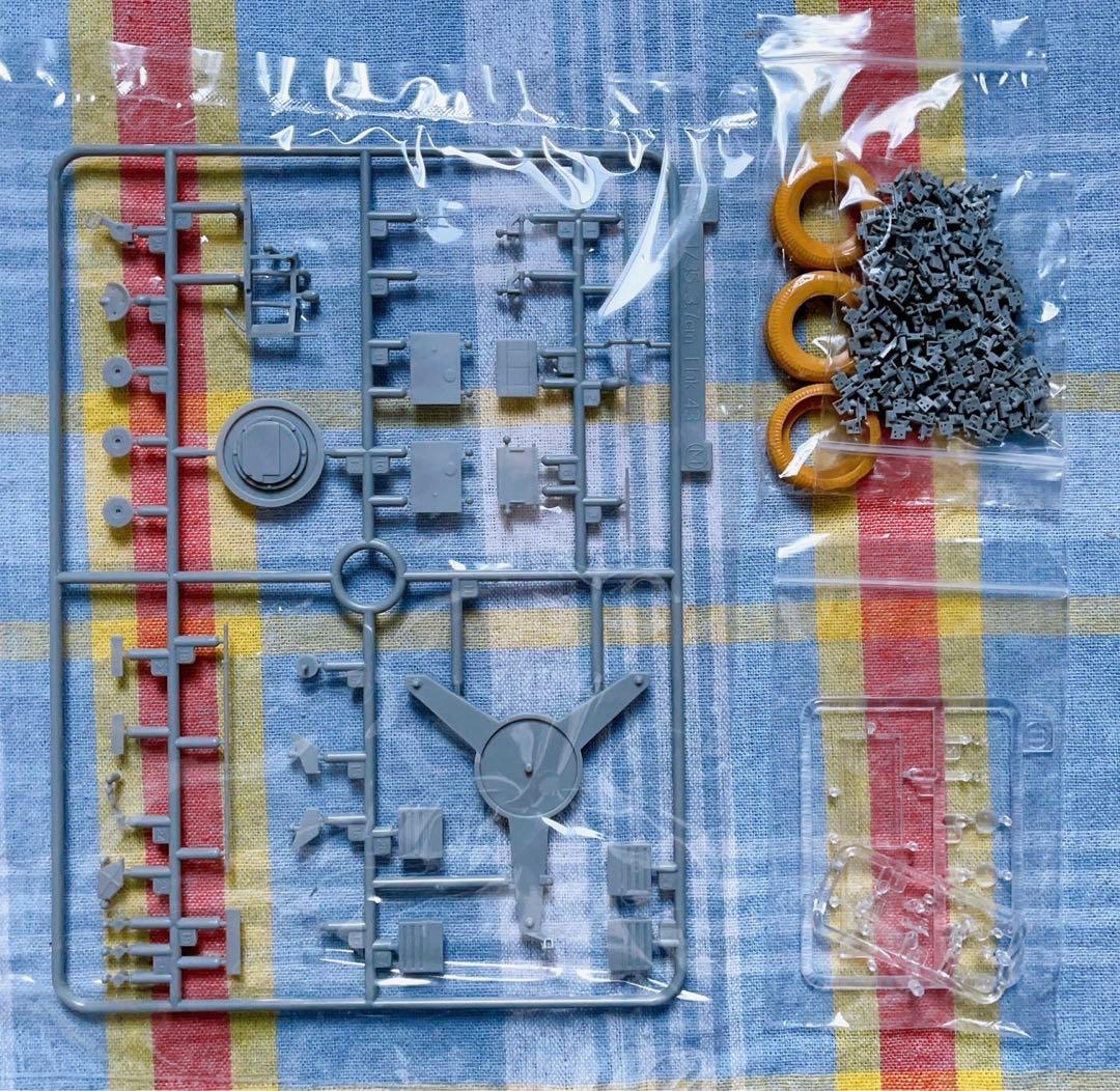 サイバーホビー 1/35 8トンハーフトラック w/3.7cm FLAK43