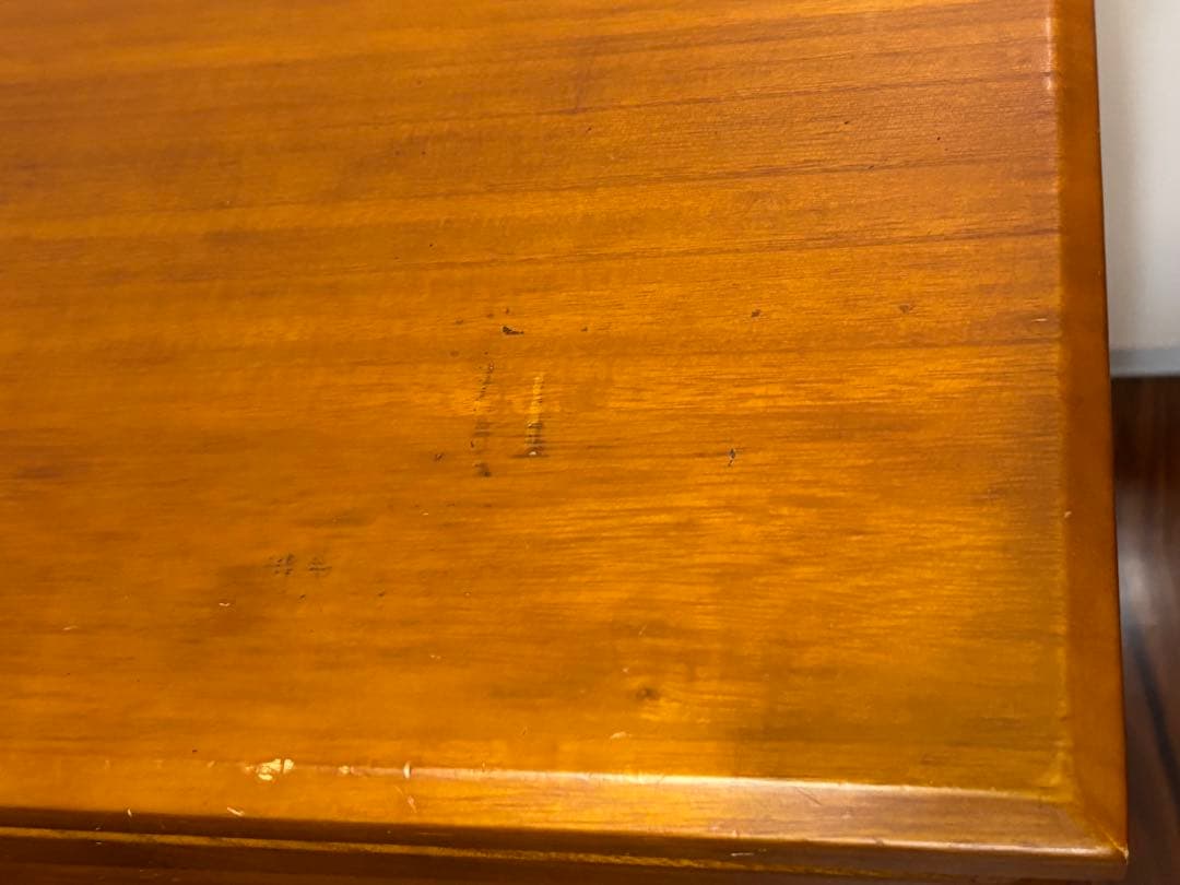 木製 4段袖机 キャスター付き 鍵付きチェスト 幅39cm ラッカー塗装