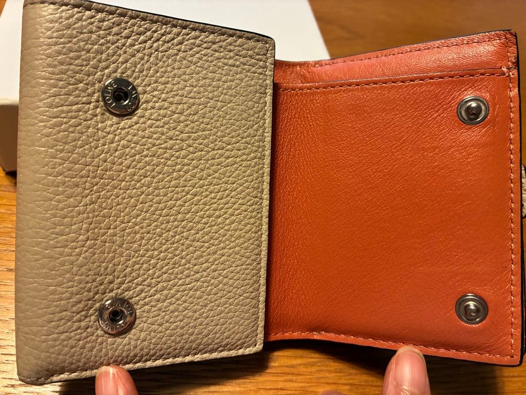 LOEWE ロエベ　3つ折り財布