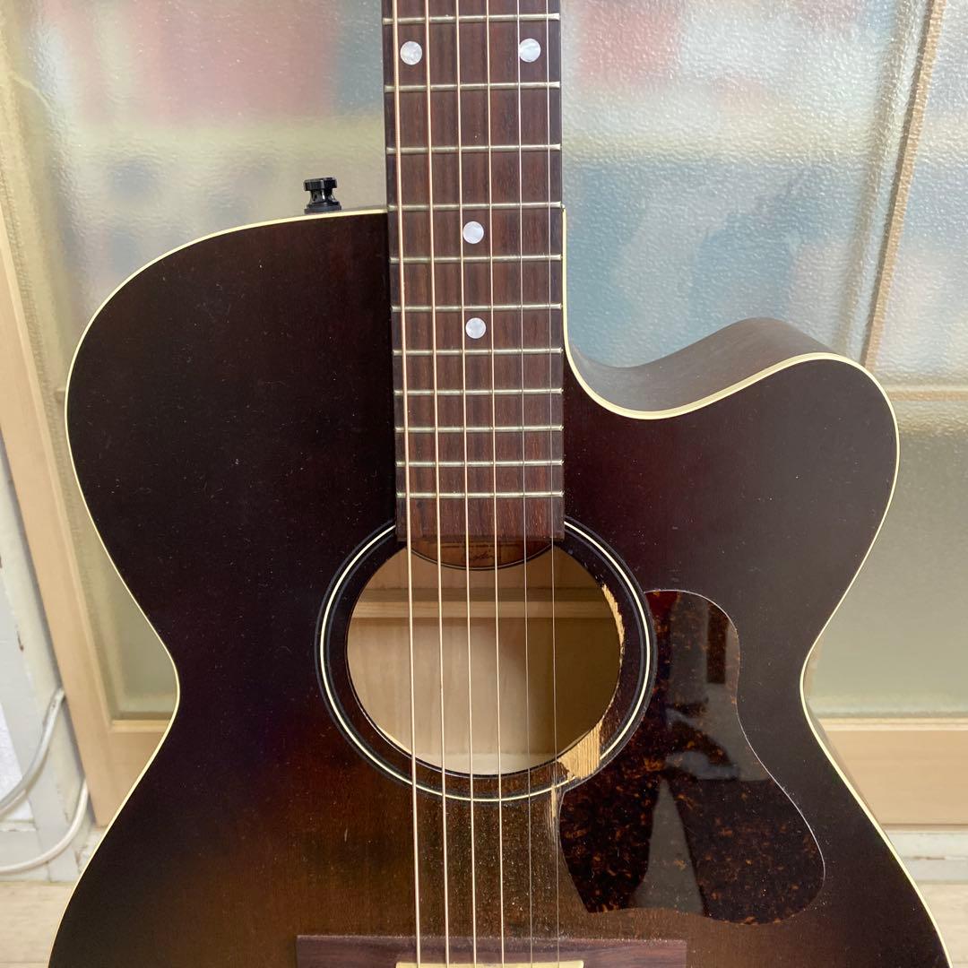 Art & Lutherie Legacyカッタウェイ バーボンバースト