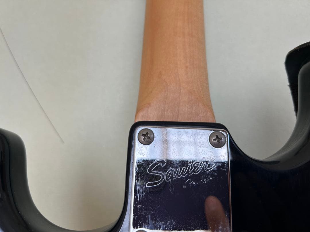 Squier ストラトキャスター ブラック 6弦