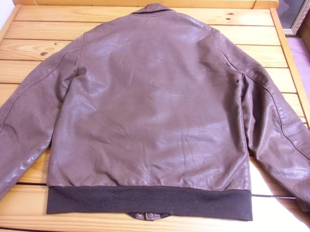 ★アメリカ軍＊Ａ２フライトジャケット＊茶革（ＣＯＰＹ/複製品）