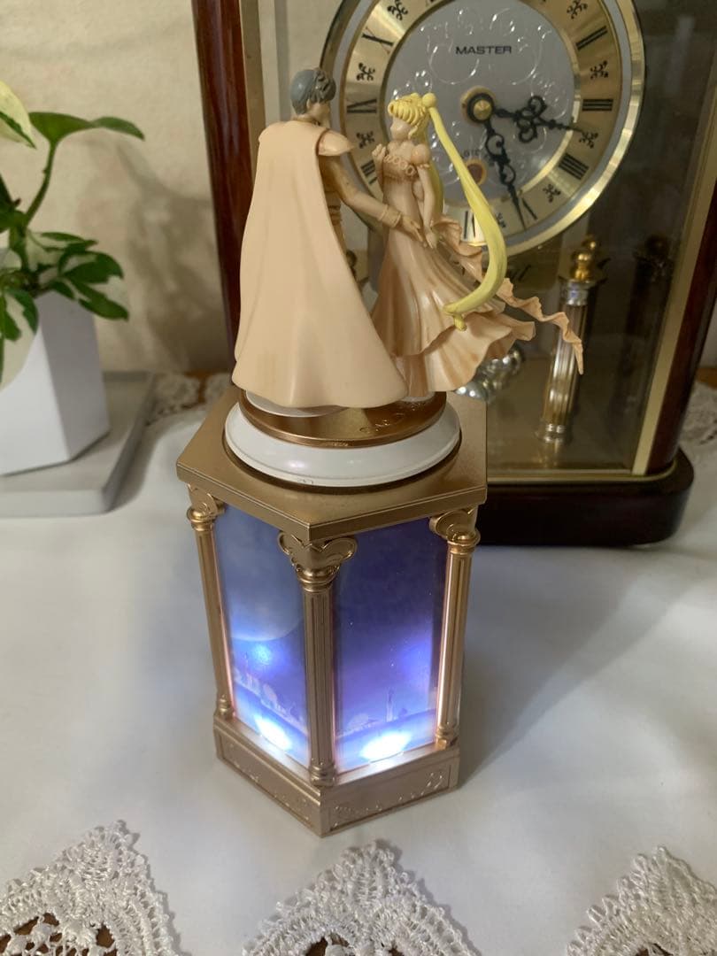 セーラームーン Tuxedo Mirage メモリアルオーナメント　　ジャンク