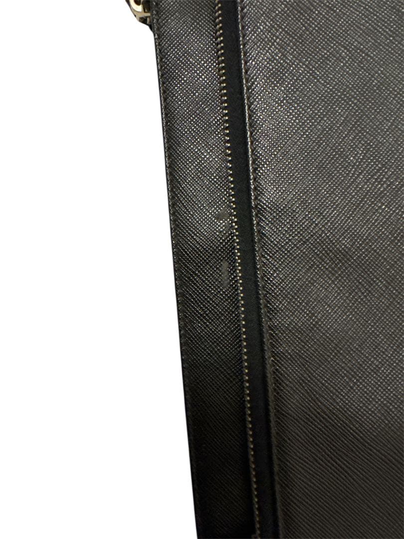 9*︎様 メルカリ市期間限定　美品✨プラダ　レザー ビジネスバッグ 黒