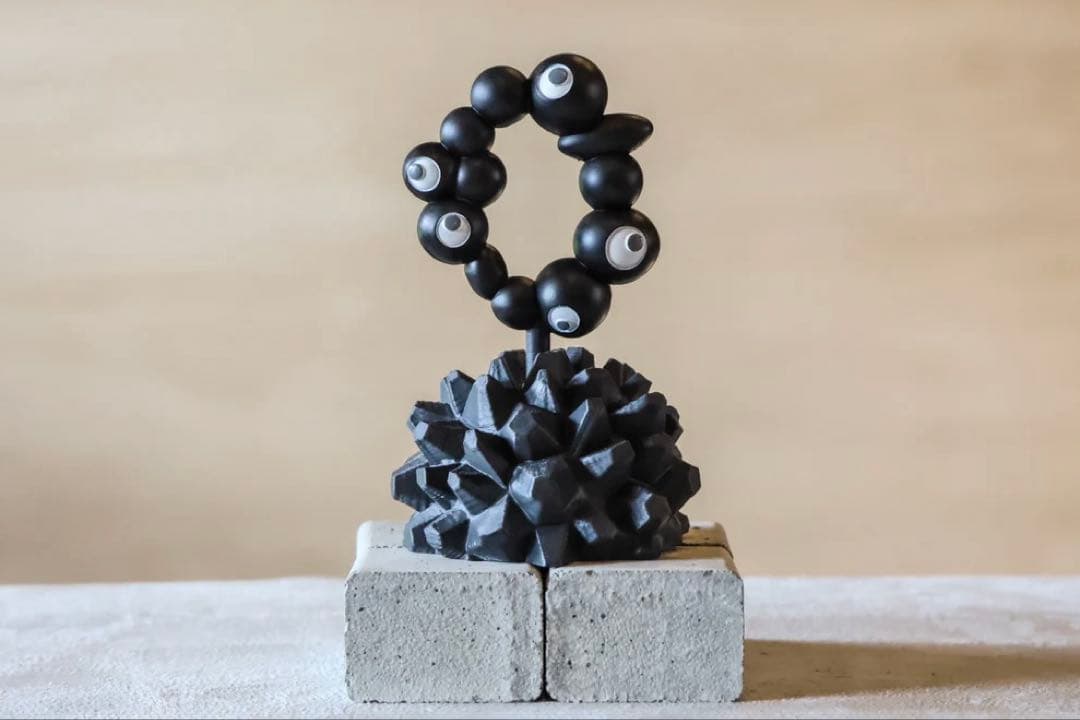 Mサイズ　EXPO2025 ミャクミャク　LOBINDON モノクロver