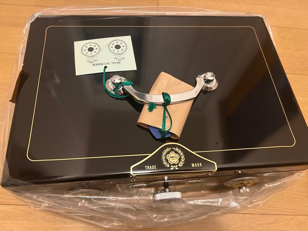 黒色手提げ金庫 盗難予防警鈴レトロ アンティーク金庫《黒色は三つしかありません》