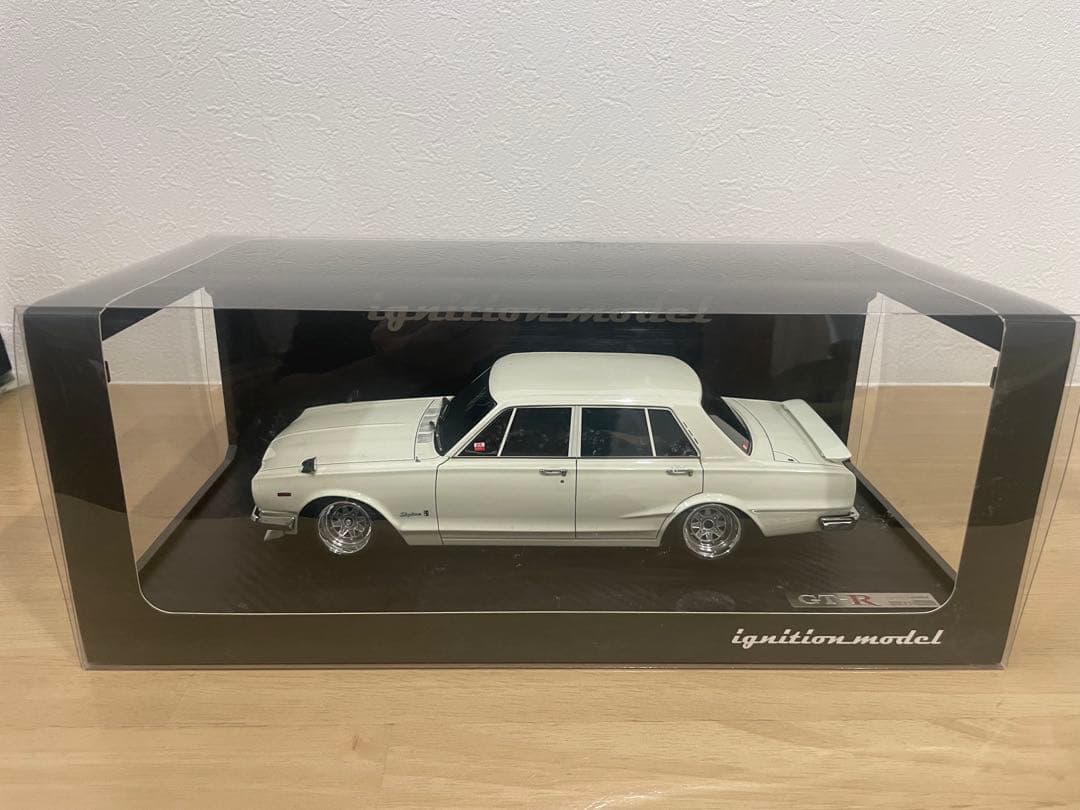 スカイライン ローダウン ホワイト