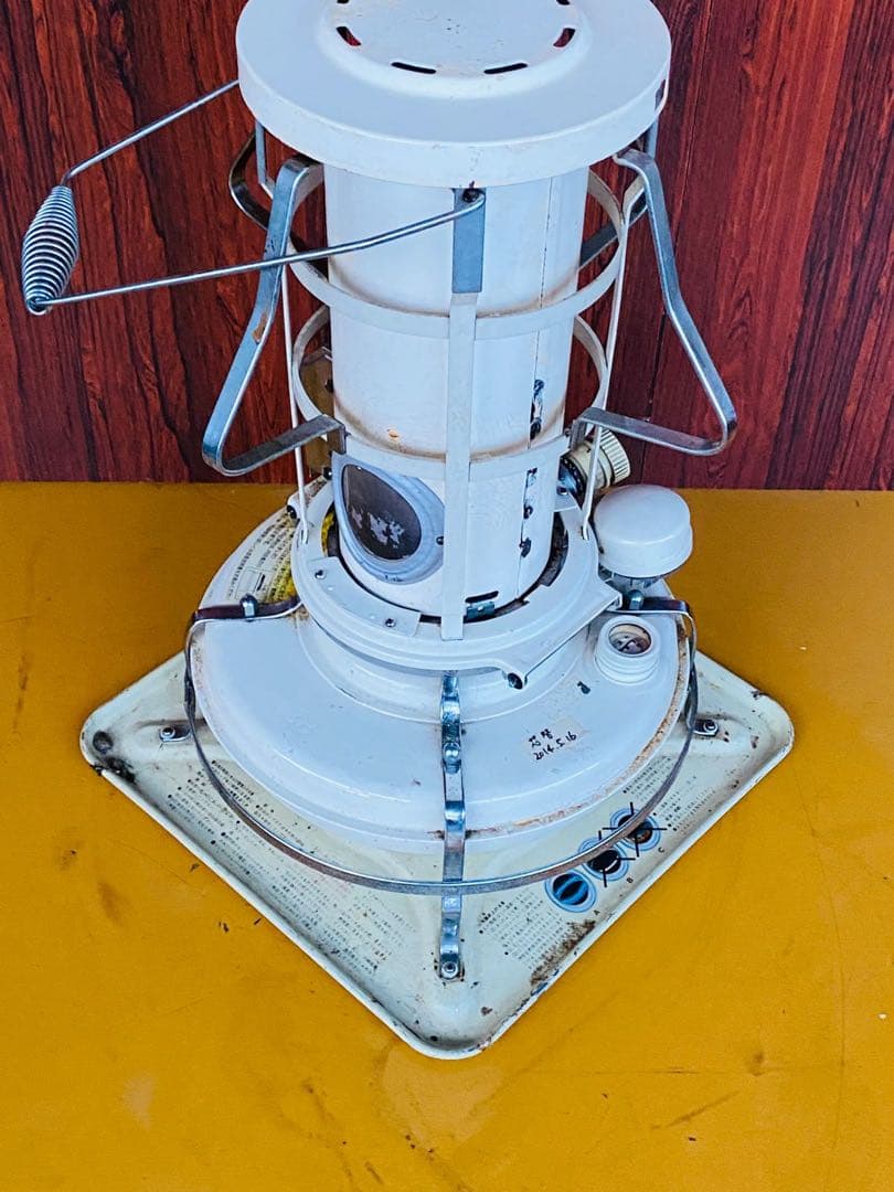 Aladdin 38. ホワイト ストーブ 円筒形デザイン