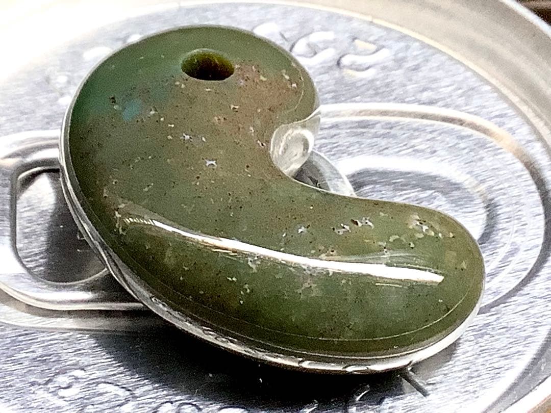 ⭕️幻の勾玉‼️ 佐渡の岩谷五色勾玉　何処にも無い斑点紋様　外部鑑定鑑別書付　極上品