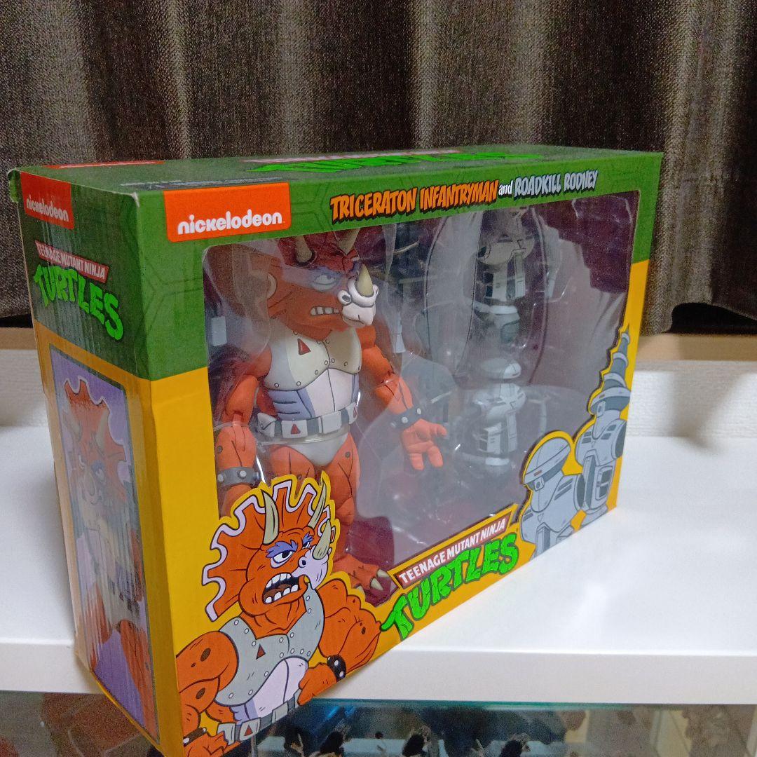 ネカ　ミュータントタートルズ トリケラトン・インファントリーマン ロードキル