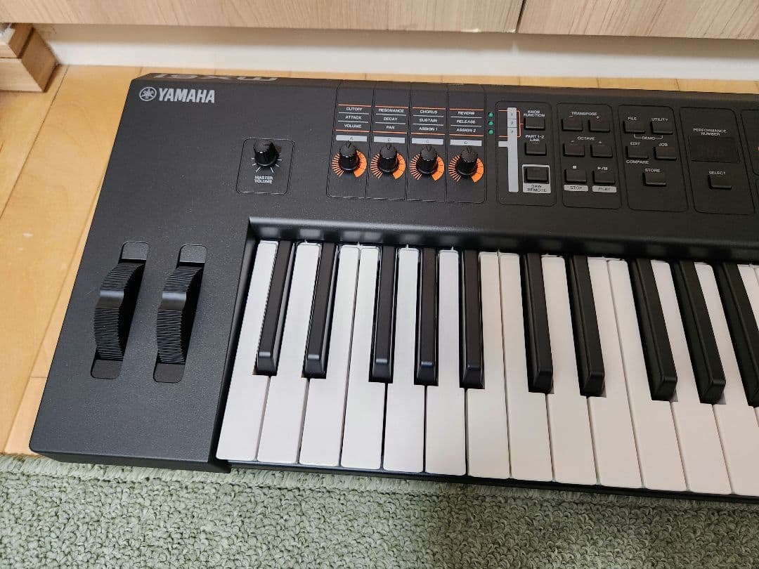 YAMAHA MX61 BK シンセサイザー 61鍵 ※専用ケース付